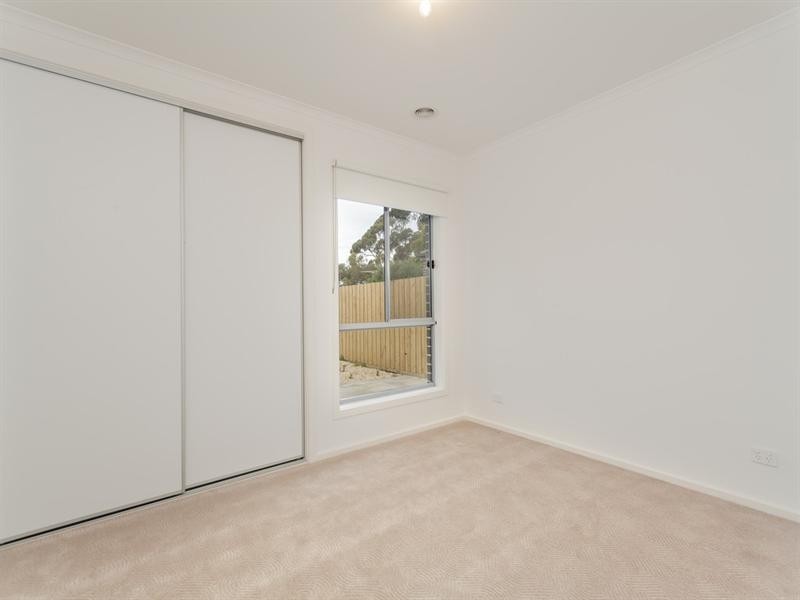 4/31-33 Helms Street, Newcomb VIC 3219