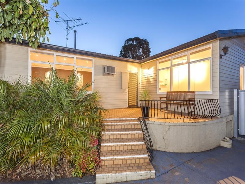 6 Cambra Road, Belmont VIC 3216