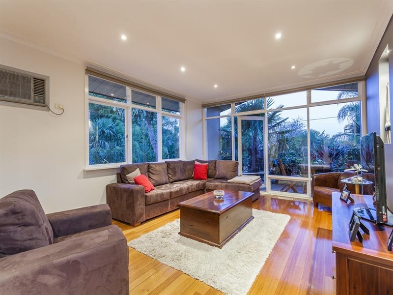 6 Cambra Road, Belmont VIC 3216