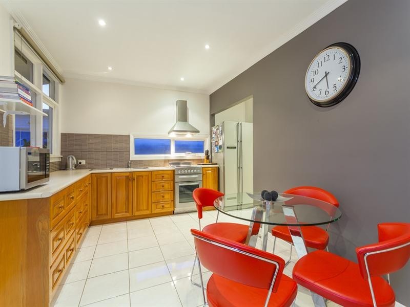 6 Cambra Road, Belmont VIC 3216