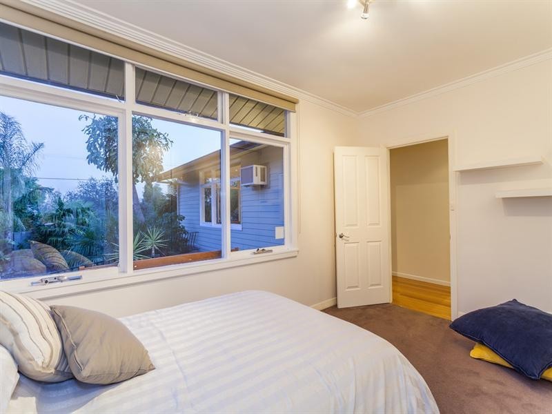 6 Cambra Road, Belmont VIC 3216