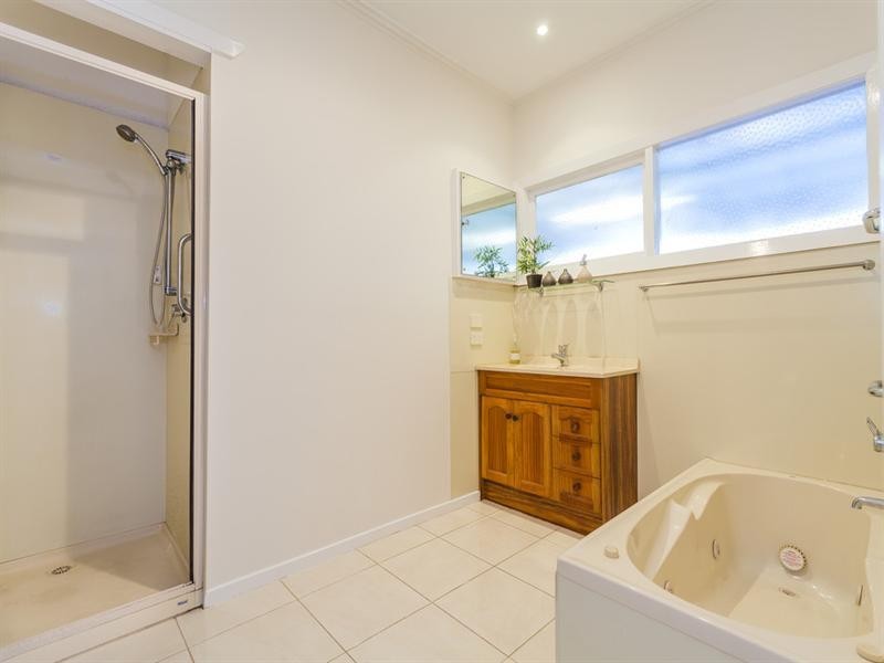 6 Cambra Road, Belmont VIC 3216