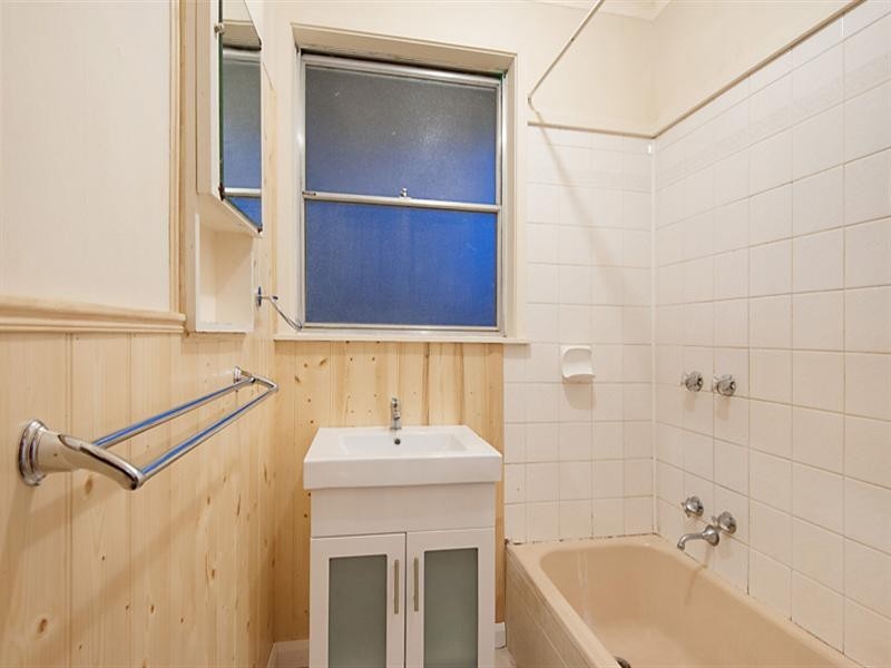44 Fidge Crescent, Breakwater VIC 3219