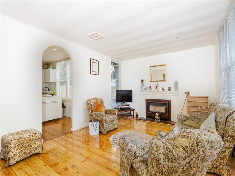 11 Staverly Road, Herne Hill VIC 3218