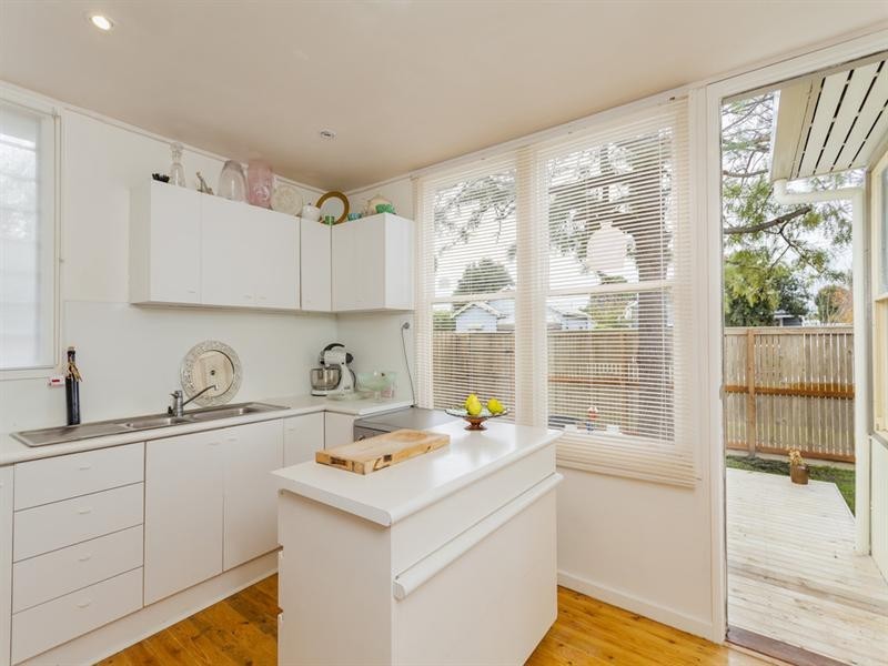 11 Staverly Road, Herne Hill VIC 3218