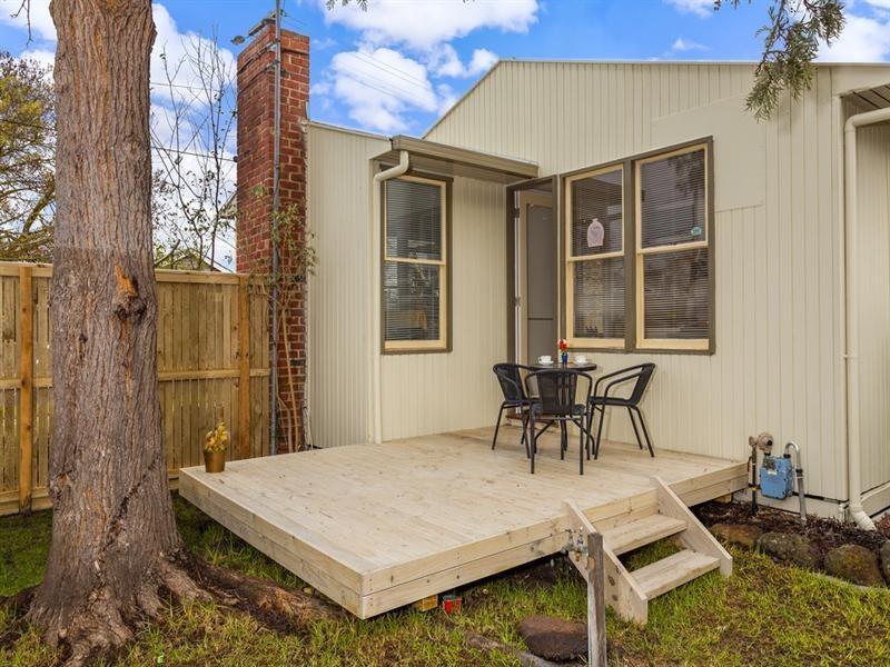 11 Staverly Road, Herne Hill VIC 3218