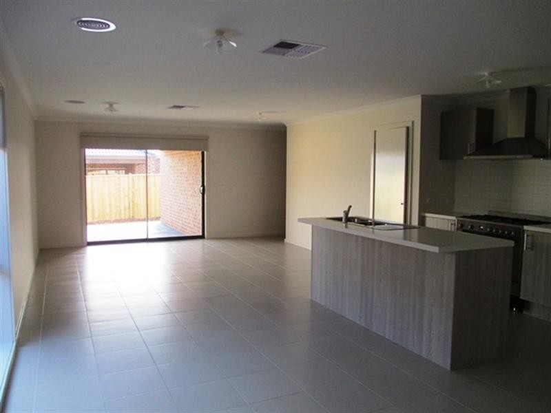 15 Everglade Street, Leopold VIC 3224