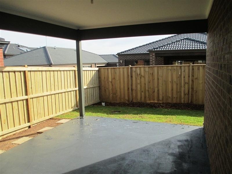 15 Everglade Street, Leopold VIC 3224