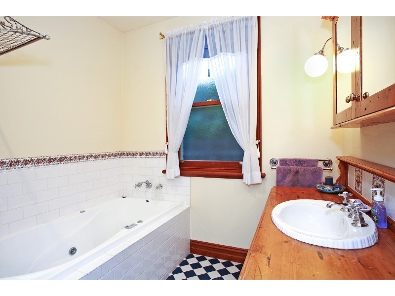 123-125 Weller Street, Geelong West VIC 3218