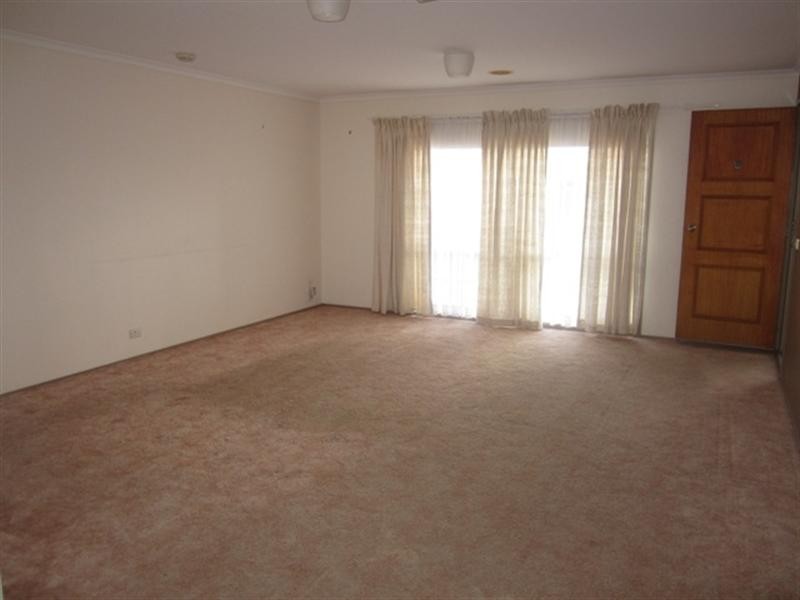 30 Schmitt Court, Whittington VIC 3219