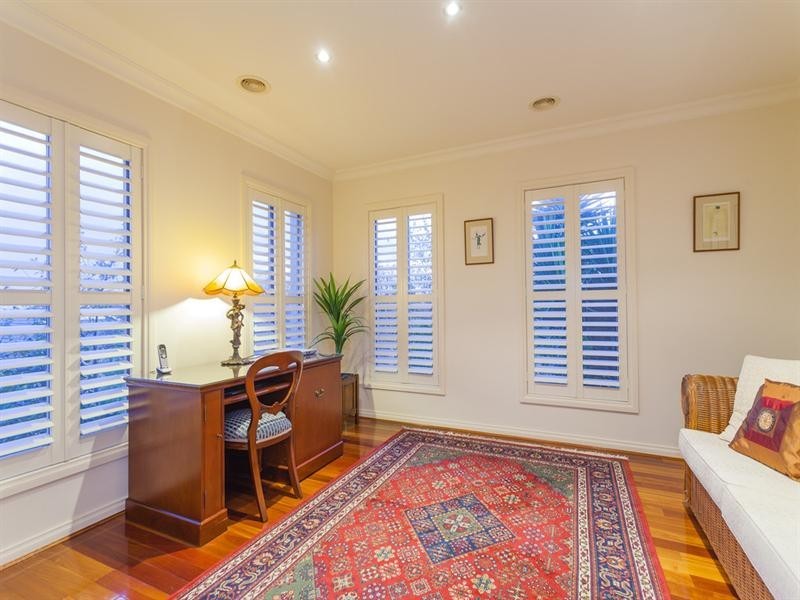 6 Palmerston Place, Highton VIC 3216