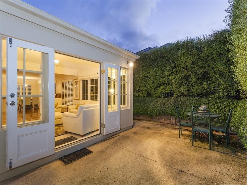 6 Palmerston Place, Highton VIC 3216