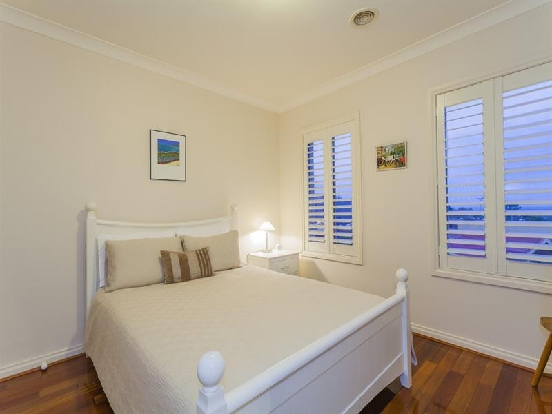 6 Palmerston Place, Highton VIC 3216