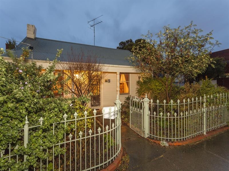 144 Gheringhap Street, Geelong VIC 3220