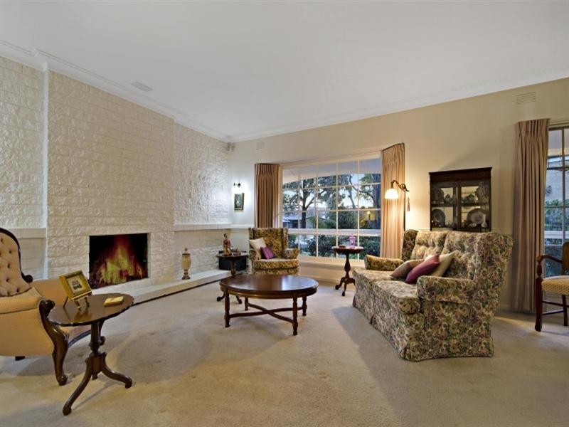 16 Vista Road, Newtown VIC 3220