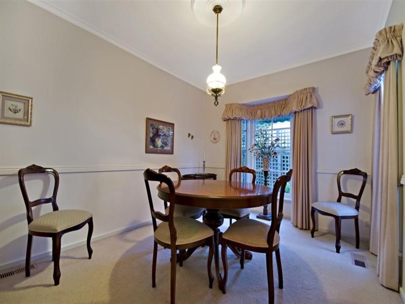 16 Vista Road, Newtown VIC 3220