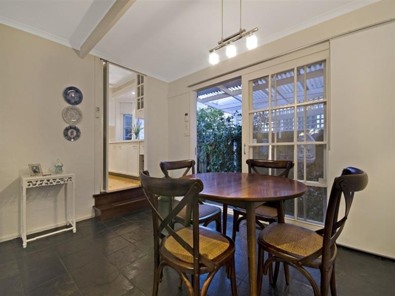 16 Vista Road, Newtown VIC 3220