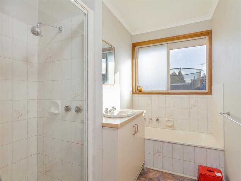 15 Corangamite Drive, Corio VIC 3214