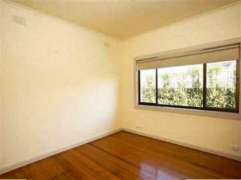 6 Charles Street, Newcomb VIC 3219