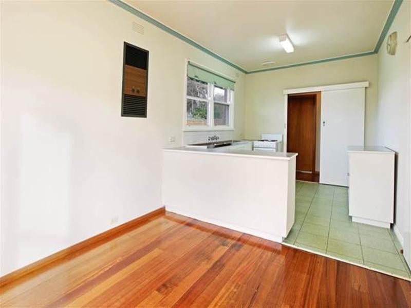 1 Sladen Street, Hamlyn Heights VIC 3215