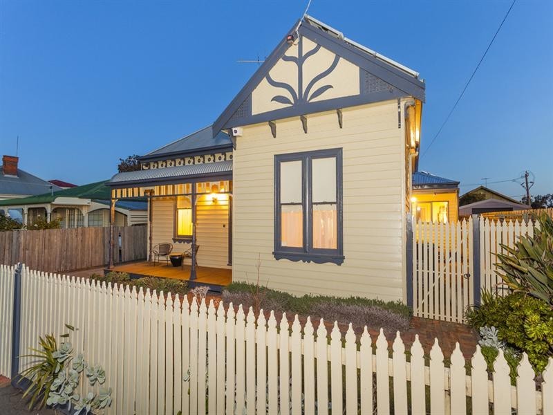 4 Walker Street, Rippleside VIC 3215