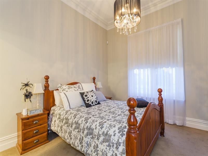 4 Walker Street, Rippleside VIC 3215