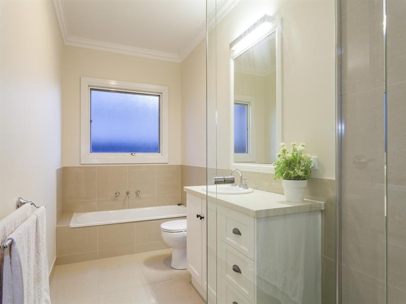 4 Walker Street, Rippleside VIC 3215