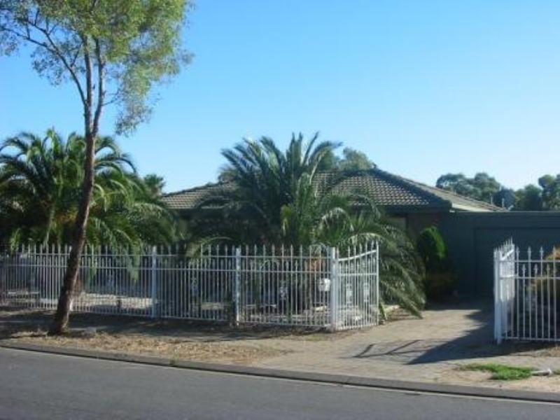 14 Bond Avenue, Burton SA 5110