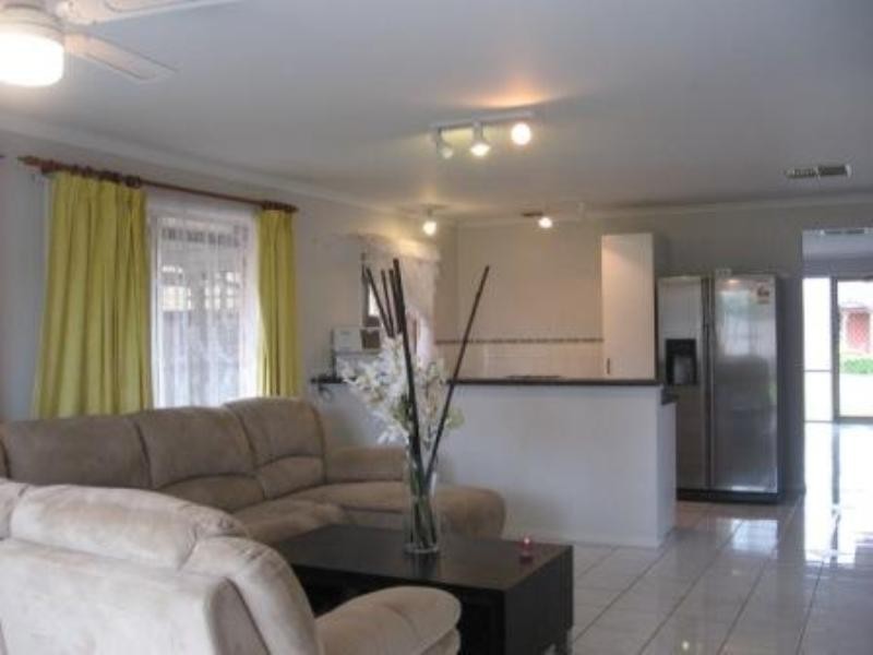 6 Lakeview Drive, Parafield Gardens SA 5107