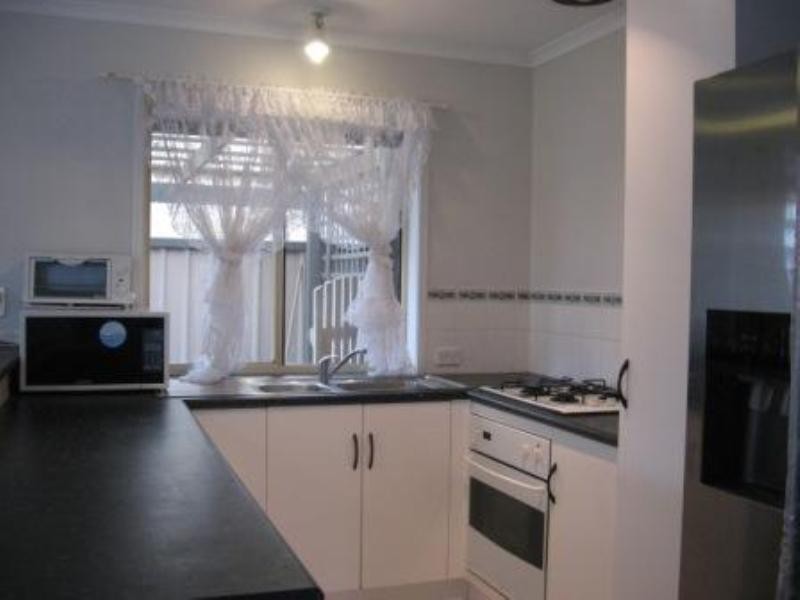 6 Lakeview Drive, Parafield Gardens SA 5107