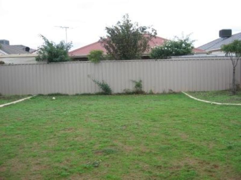 6 Lakeview Drive, Parafield Gardens SA 5107