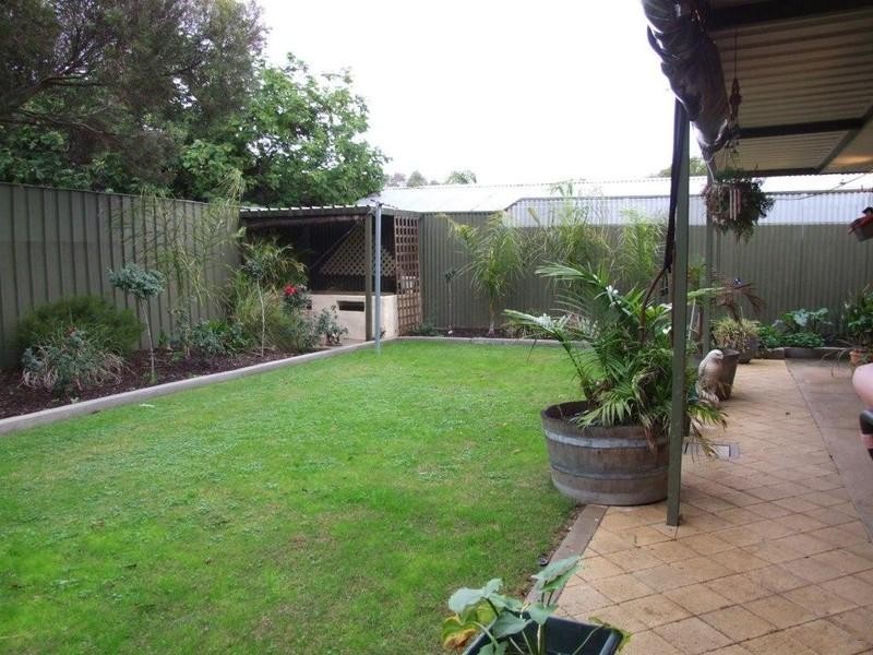 8 Barton Crescent, Burton SA 5110