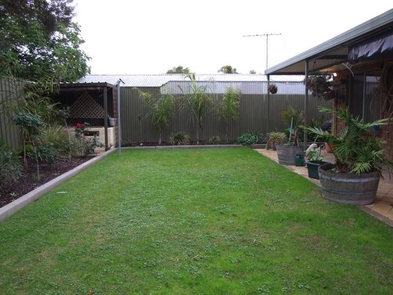 8 Barton Crescent, Burton SA 5110