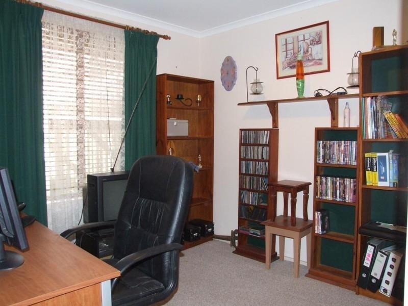 14 Hughes Street, Andrews Farm SA 5114