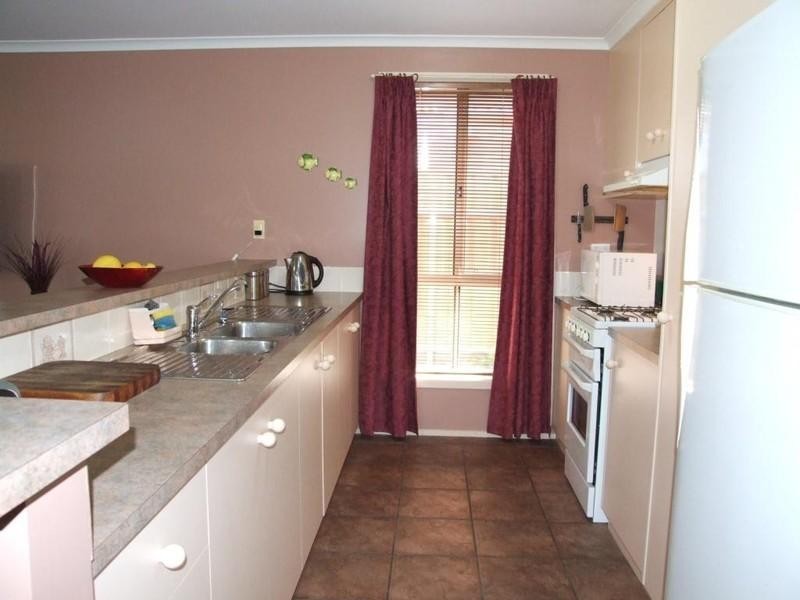 14 Hughes Street, Andrews Farm SA 5114