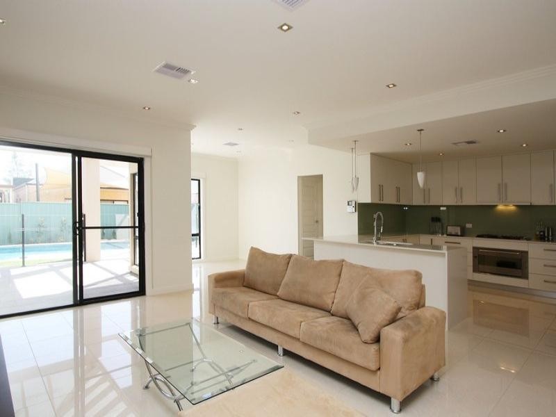 6 Pillie Crescent, Mawson Lakes SA 5095