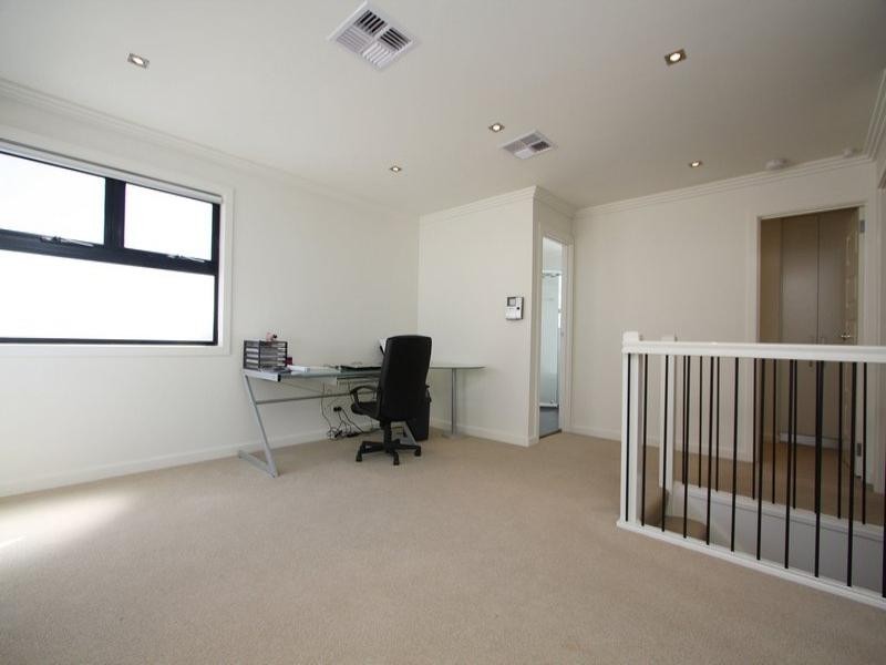 6 Pillie Crescent, Mawson Lakes SA 5095