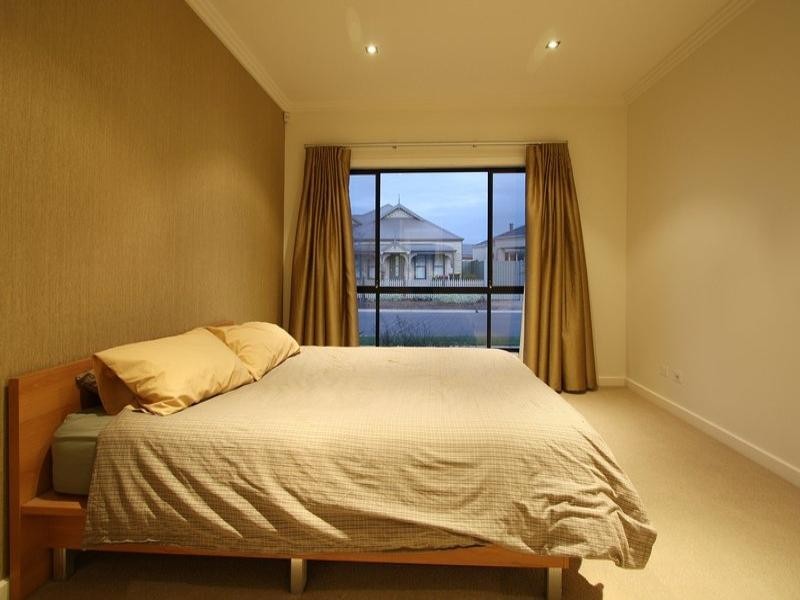 6 Pillie Crescent, Mawson Lakes SA 5095