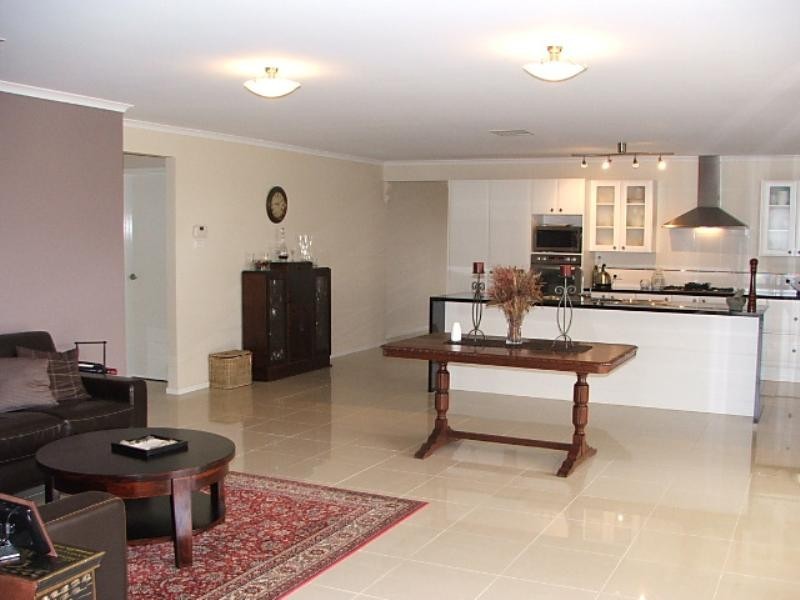 6 Amberwell Terrace, Burton SA 5110