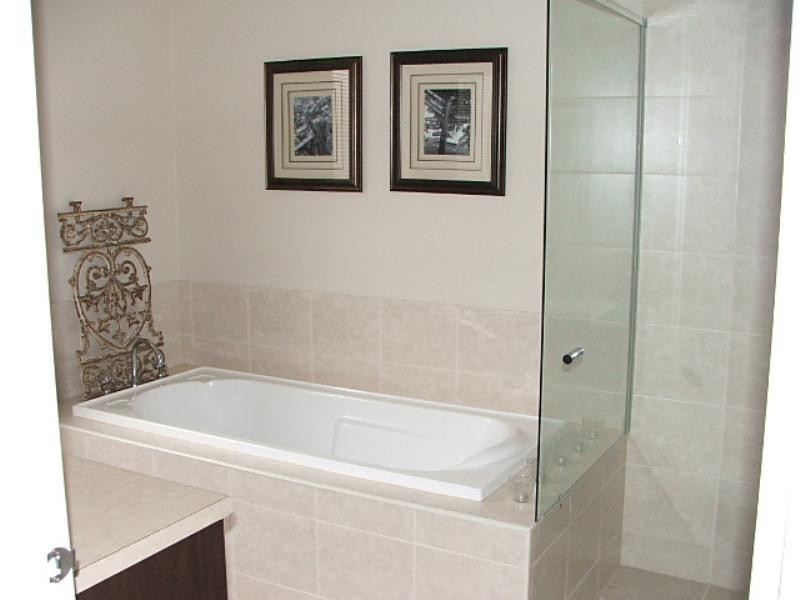 6 Amberwell Terrace, Burton SA 5110