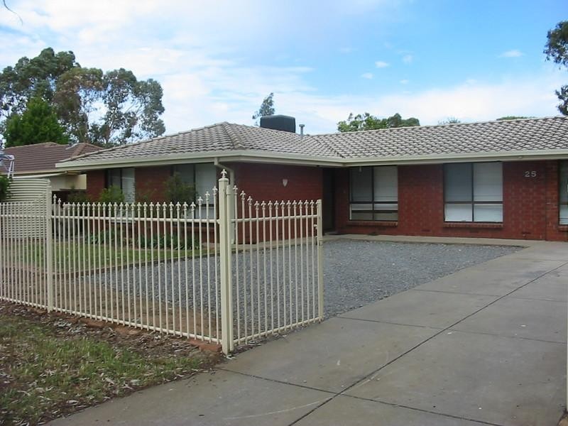 25 Bond Avenue, Burton SA 5110