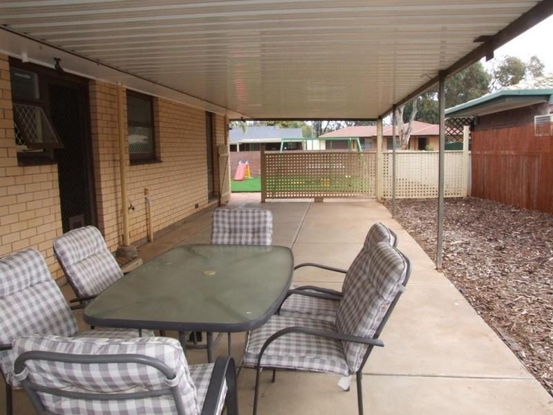 15 Rogers Crescent, Paralowie SA 5108