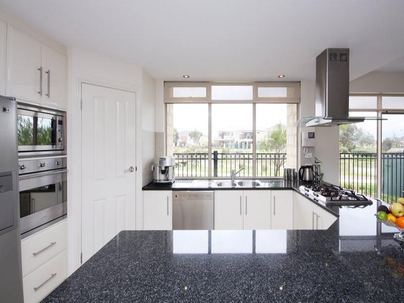 2 Pine Court, Mawson Lakes SA 5095