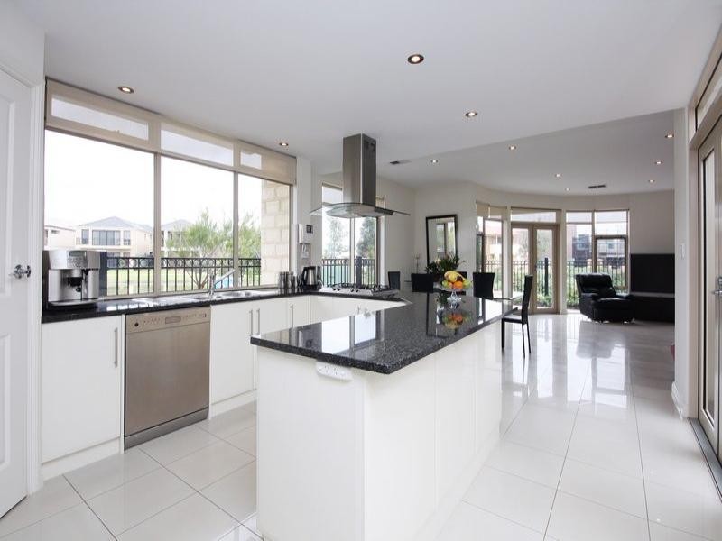 2 Pine Court, Mawson Lakes SA 5095