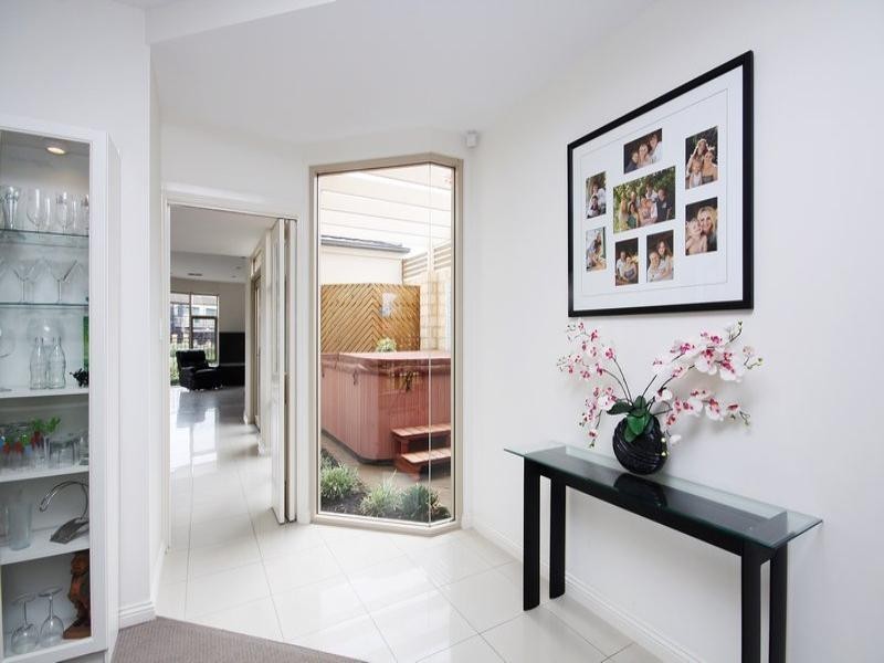 2 Pine Court, Mawson Lakes SA 5095