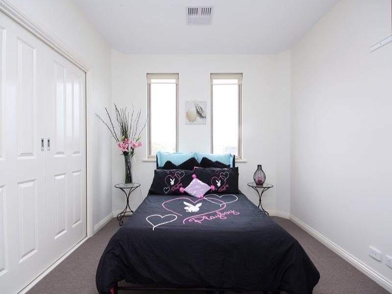 2 Pine Court, Mawson Lakes SA 5095