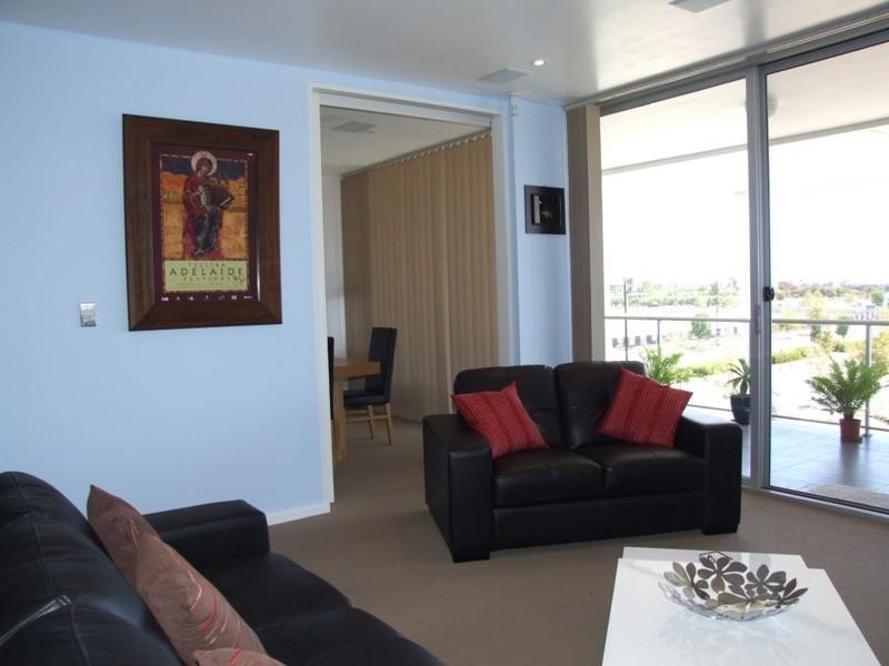 W21/18- 28 Main Street, Mawson Lakes SA 5095