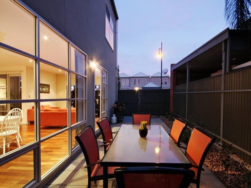 11 Yates Street, Mawson Lakes SA 5095