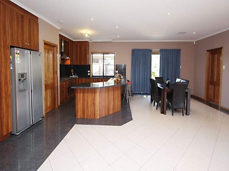 1 Parkview Street, Burton SA 5110