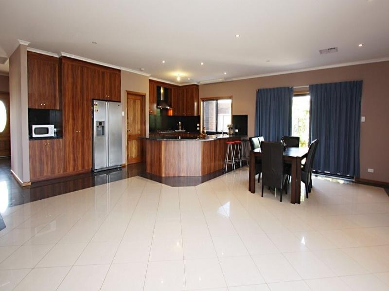1 Parkview Street, Burton SA 5110